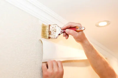 Pose de papier peint à Cargèse — revêtements muraux et toiles de verre